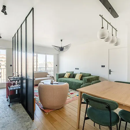 Apartment Tour Eiffel Grenelle Paris
